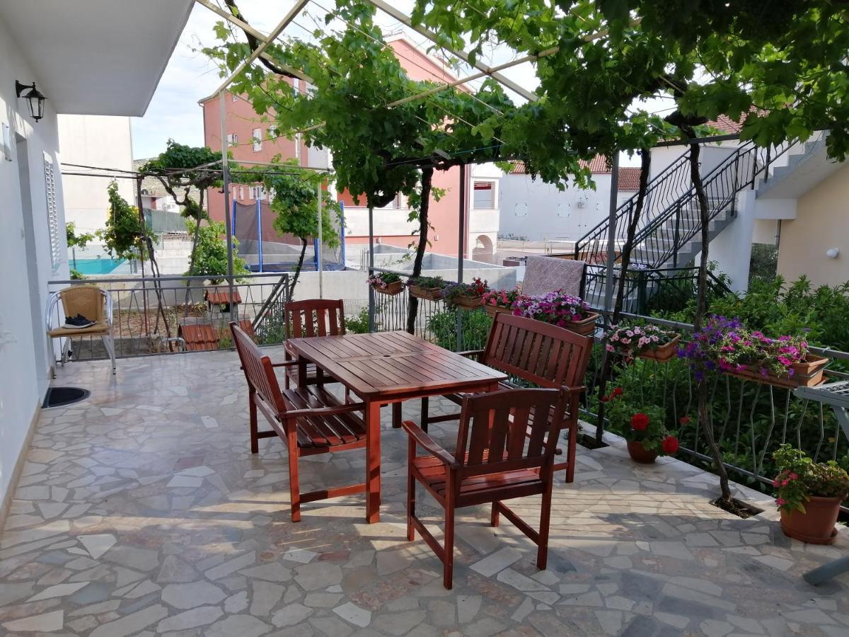 Goga Apartments Primošten Dış mekan fotoğraf