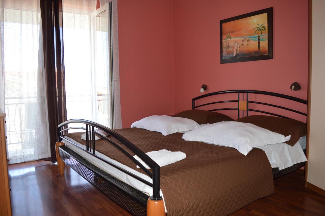 Goga Apartments Primošten Dış mekan fotoğraf